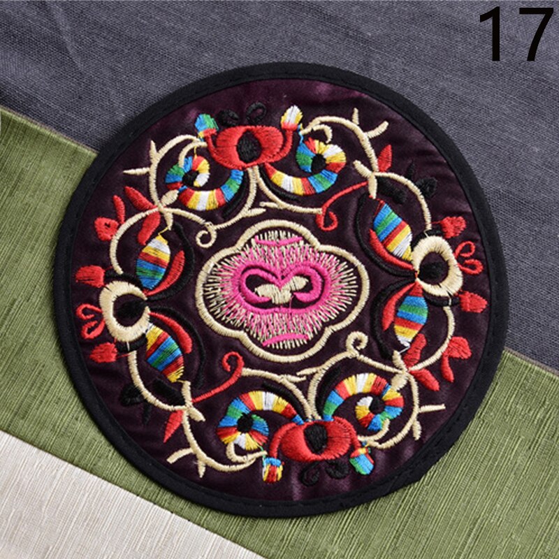 Vintage Etnische Bloemen Theekopje Mat Ronde Moderne Chinese Stof Geborduurde Onderzetters Thuis Duurzaam Isolatie Pads Cup Mat: 17