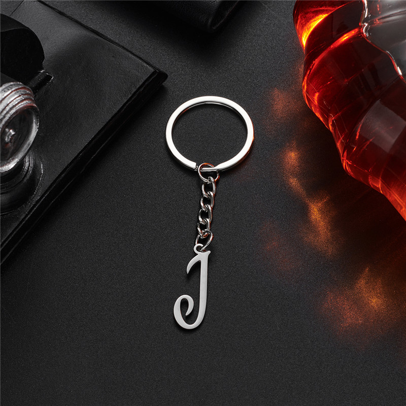 Llavero con letra inicial de A-Z de acero inoxidable para amantes, joyería antigua en inglés, colgante del alfabeto, llavero de coche, accesorios para bolso