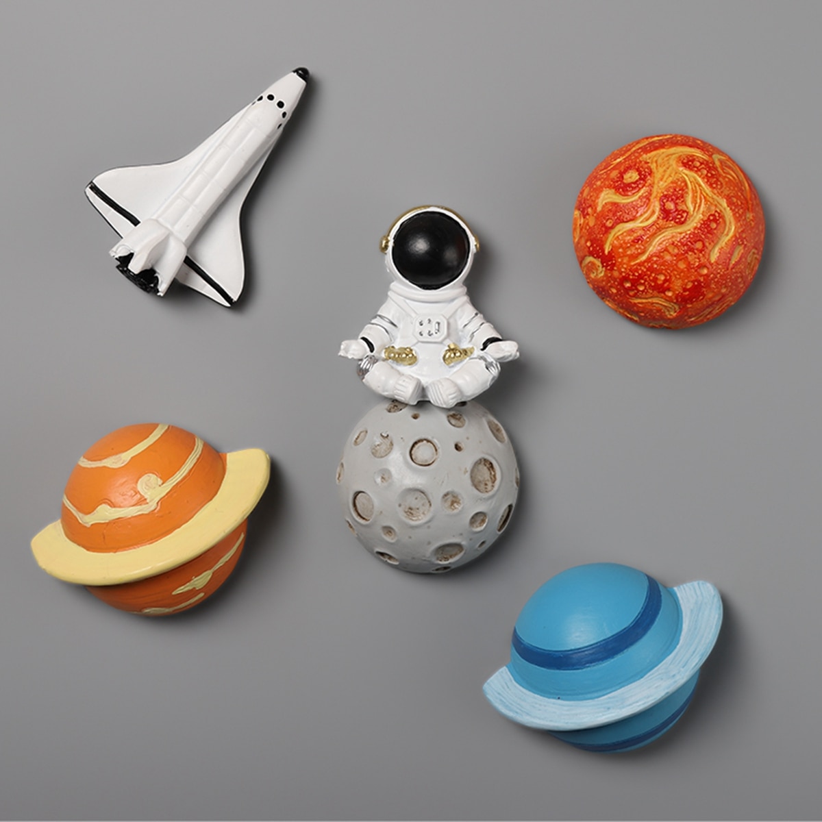 Astronaut Magnetic Fridge Magnets 3D Resin Planet Earth huttle Jupiter Saturn Sun Refrigerator Magnet Message Sticker