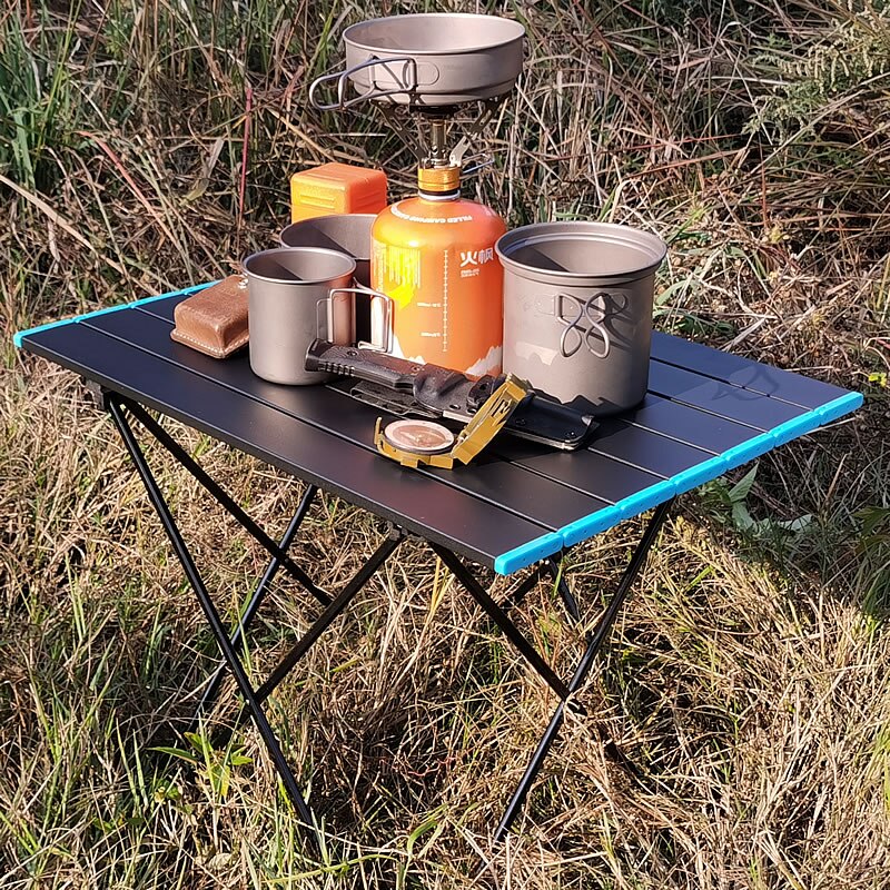 Foldbart campingbord i aluminium, bærbart kompakt, sammenrullbart lejebord let picnicbord med bærepose til vandreture