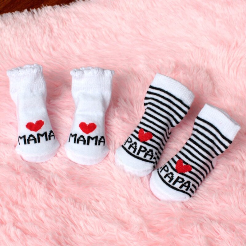 nuevos calcetines suaves encantadores del bebé recién nacido infantes niños niñas niños rayas algodón amor Mama/Papa calcetines 0 ~ 6 meses de