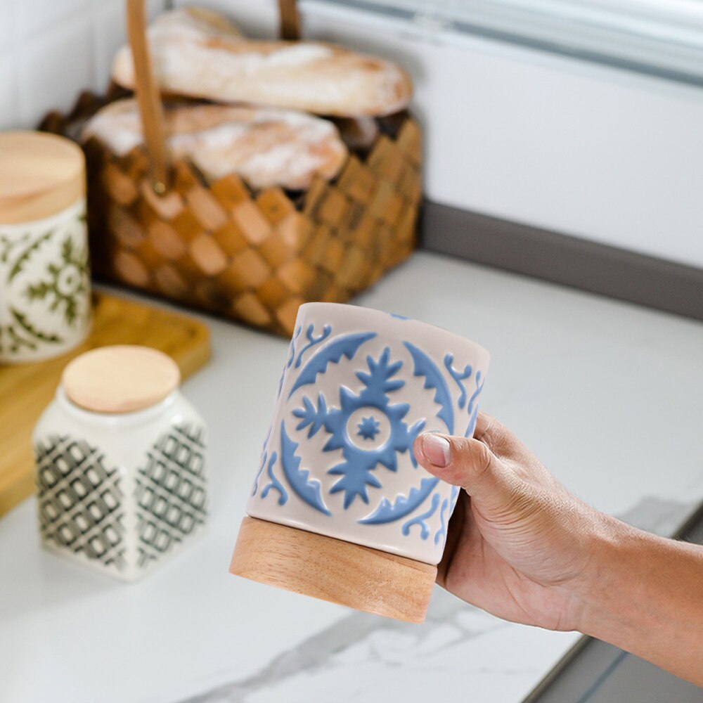 Ceramic Grain Canister Food Kitchen Sealed Storage Container Empty Storage Jar Dried Fruit Jar with Wooden Lid (Red)