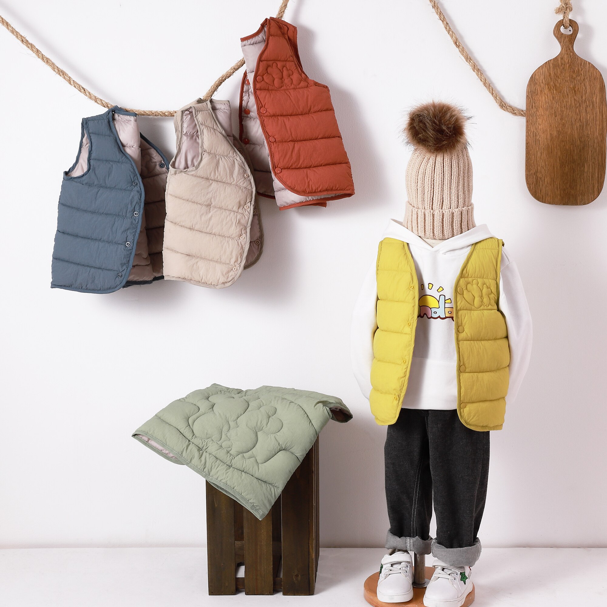 Arrival Winter and Autumn Baby Kids Unisex Fleece-Lined Sleeveless V Neck Vest