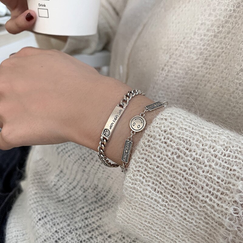 QMCOCO Silber Farbe Partei Armbänder Für Frau Vintage Lächeln Gesicht Platz Buchstaben Thai Silber Geometrische Handgemachten Schmuck
