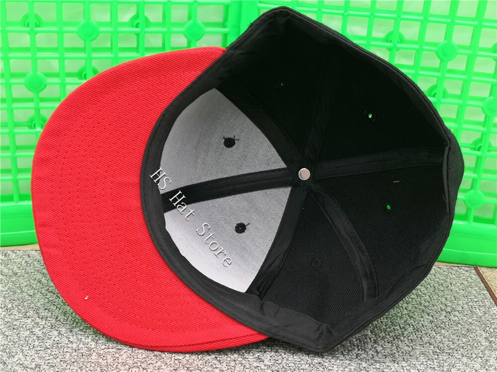 fast blank full lukk hiphop lokk hel nedleggelse menns størrelse flat brem regning baseball lokk utstyrt hatblack rød