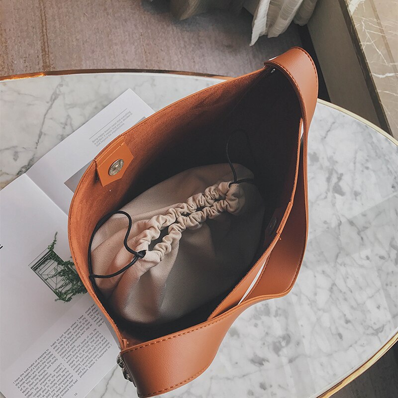 DAUNAVIA Neue Eimer Tasche Freizeit Kette Dekoration Breiten Schulter Tasche Messenger Tasche handtasche Hohe kapazität tote