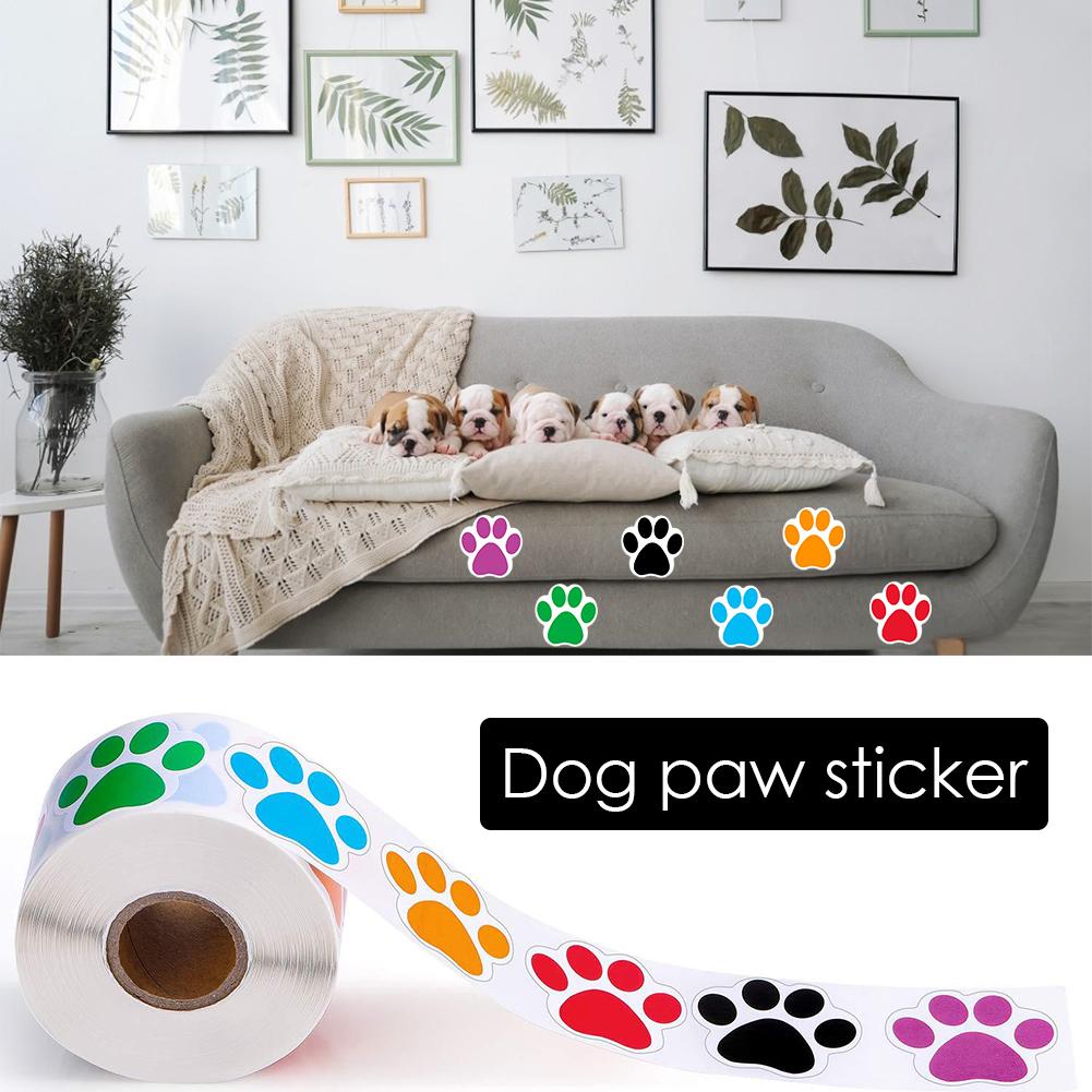 500 stk / rulle farverige pote print klistermærker hund pote etiketter klistermærker rød, orange, grøn, blå, lilla, sort til trapper klistermærke til børn