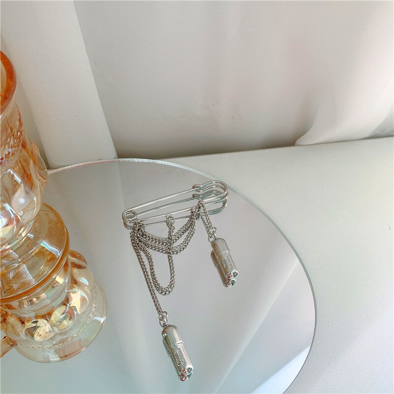 Edy 21SS S925 Ambush Gloeilamp Pin Oorbel Collection Metalen Logo Stud Oorbellen Voor Vrouwen Meisjes Partij Sieraden: V Brooch