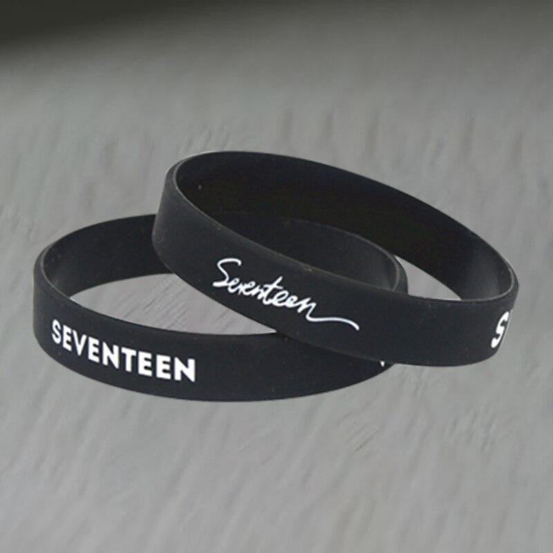 Siebzehn Silikon Armband Schwarz Farbe Silikon Armbänder & Armreifen