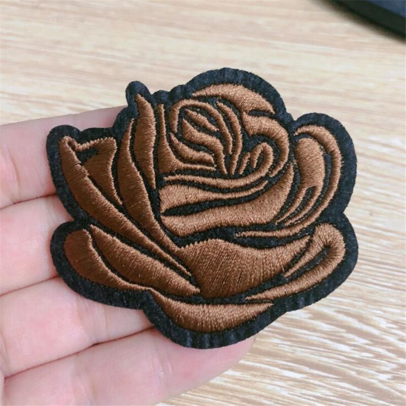 5 pièces/lot coudre/fer sur Patch pour veste en jean brodé Applique Badge Rose fleur Patch pour vêtements tissu vêtements bricolage: Coffee color 5pcs
