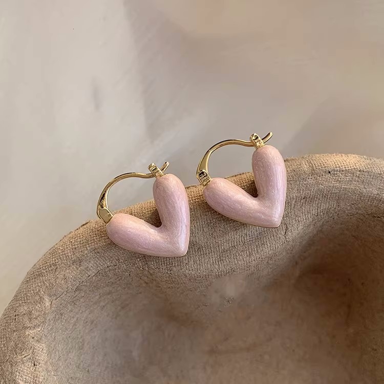 2023 orecchini a forma di cuore alla moda per le donne coreano elegante luce di lusso amore ciondola l'orecchino moda semplice gioielli a goccia regalo per ragazze: Oro-colore