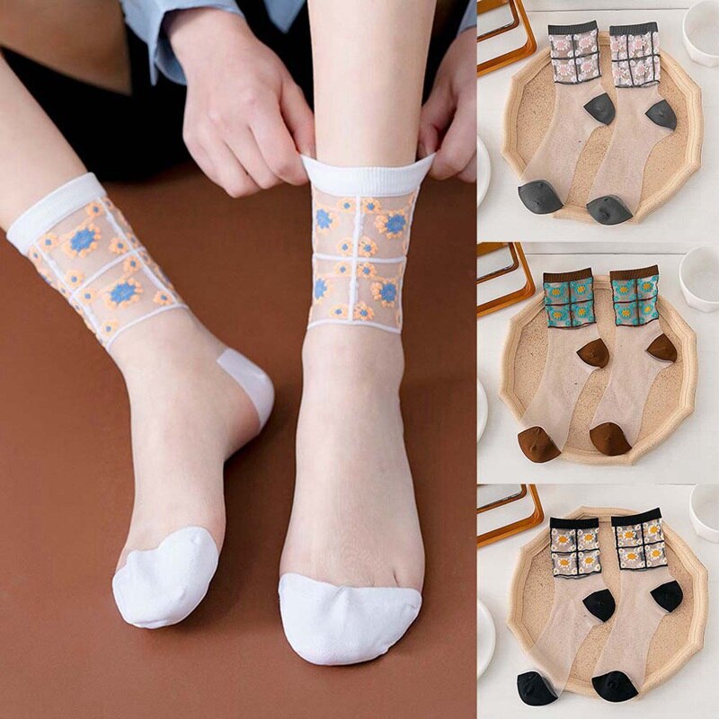 Small Daisy Retro Girl Sheer Socks Women Girl Crew Socks Japanese Black White Cute Sheer Mesh Lace Floral Sport Socks