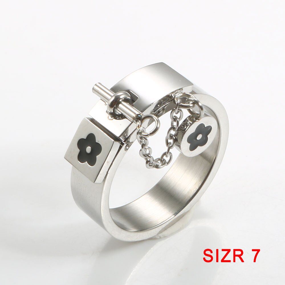 Conjunto de joyería de lujo de acero inoxidable chapado en oro para hombre y mujer, anillo de dedo con amuleto de la flor de la suerte, brazalete, para pareja: Silver Ring Size 7