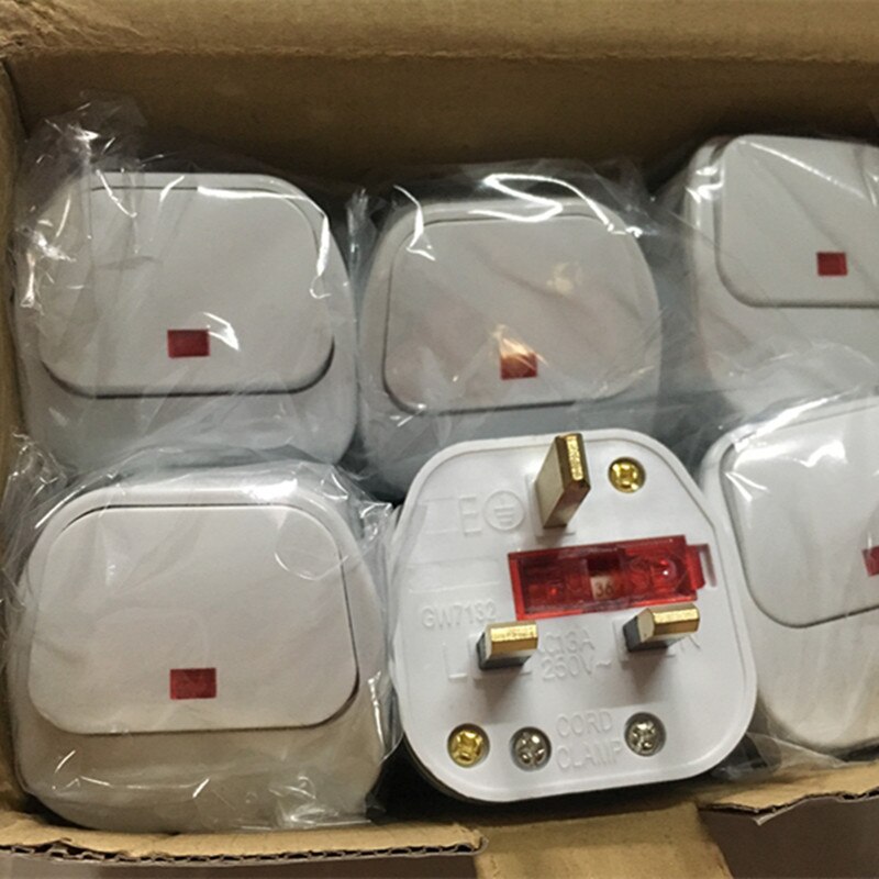 UK 3 Pin Switch 250V 13A AC Power Plug With Switch Male Electrical Socket Fused Connect Cord Overload Protection Adapter: type 2