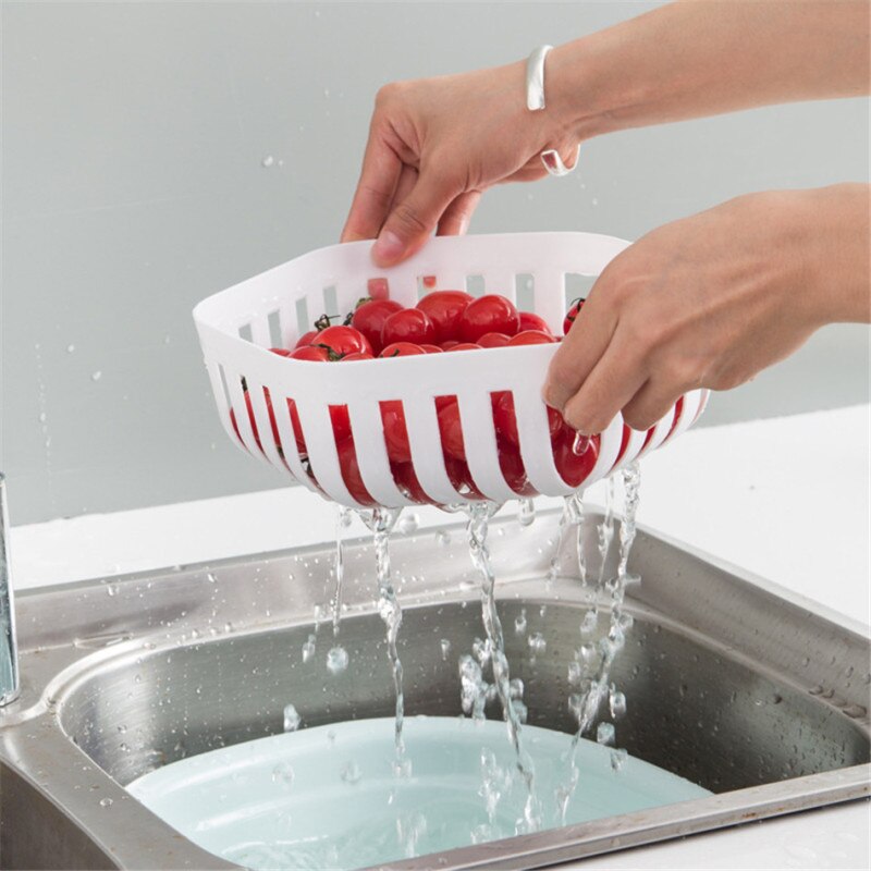 Kitchen Plastic Storage Box Refrigerator Fruit Vegetable Drain Crisper Fresh-Keeping Box with Lid Kitchen Storage Containers: Drain basket-white