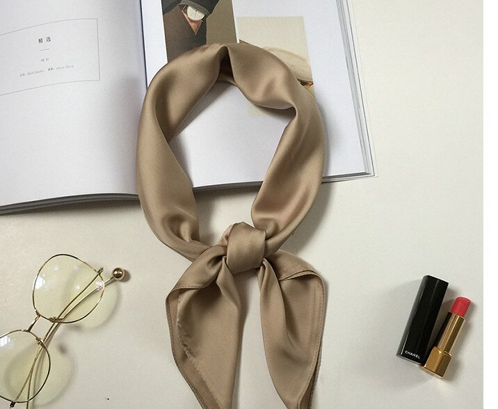 Dames zijden sjaal kleur groen bedrukt bandana dames vierkante sjaals zachte tassen sjaal: Bruin