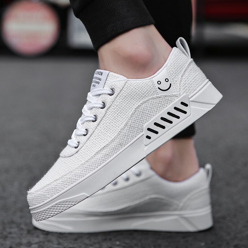 Sommarskor män säckväv smileyboard herrsneakers lediga ventilerande halkfria herrskor zapatillas hombre scarpe uomo
