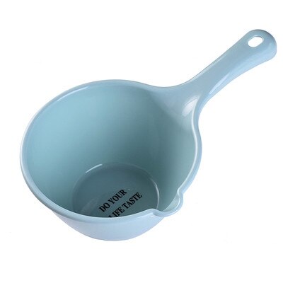 Long Handle Bathing Shampoo Cups Kitchen Tool Wash Vegetables Water Spoon Plastic Sprinklers Bathing Spoon Water Scoops: M / Blue