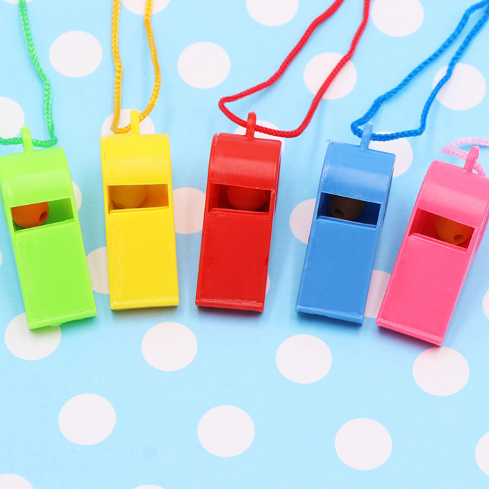 10 teile/paket Bunte Kunststoff Pfeifen Kinder Spielzeug Für Outdoor Sicherheit Harmlos Hohe Dezibel Knistern Lebensrettende Pfeife