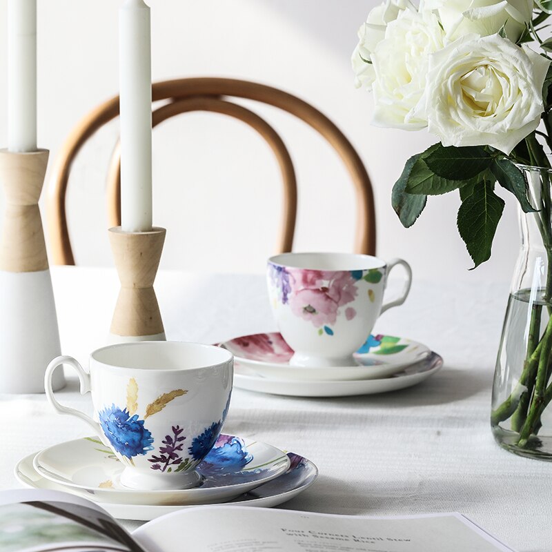 Keramiske kopper og underkopper sæt blomstertrykt på glaseret benporcelæn kaffekop fødselsdag enkel stil underkop