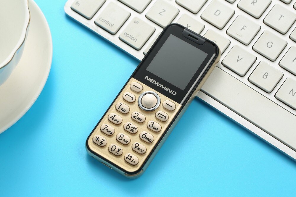 Newmind K2 Mini przycisk telefon komórkowy Dual Sim latarka kamery 1.44 "ręce telefon MP3 najmniejszy chiny tanie telefon komórkowy: Newmind K2 With 8GB / Gold