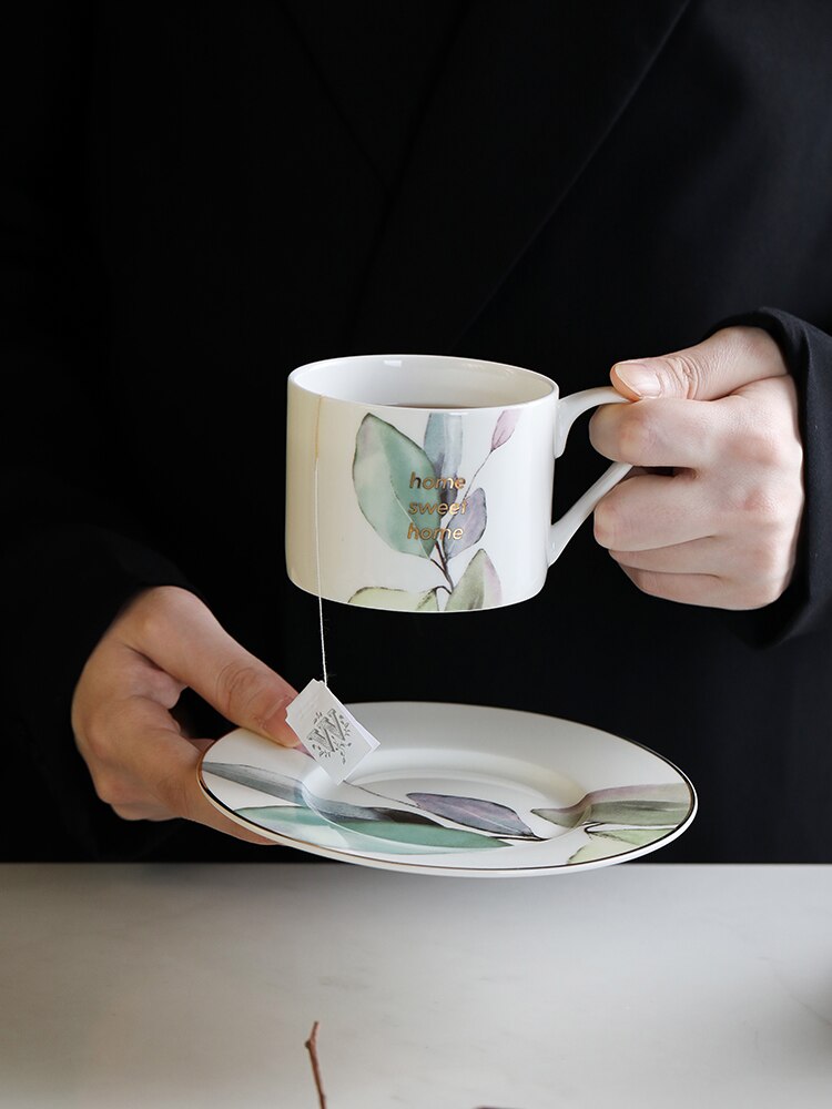 Nordic Ceramic Tea Cups Saucers Afternoon Tea Bone China Royal Classic Pottery Coffee Cup Tray Porcelain Drinkware Set EE50BD