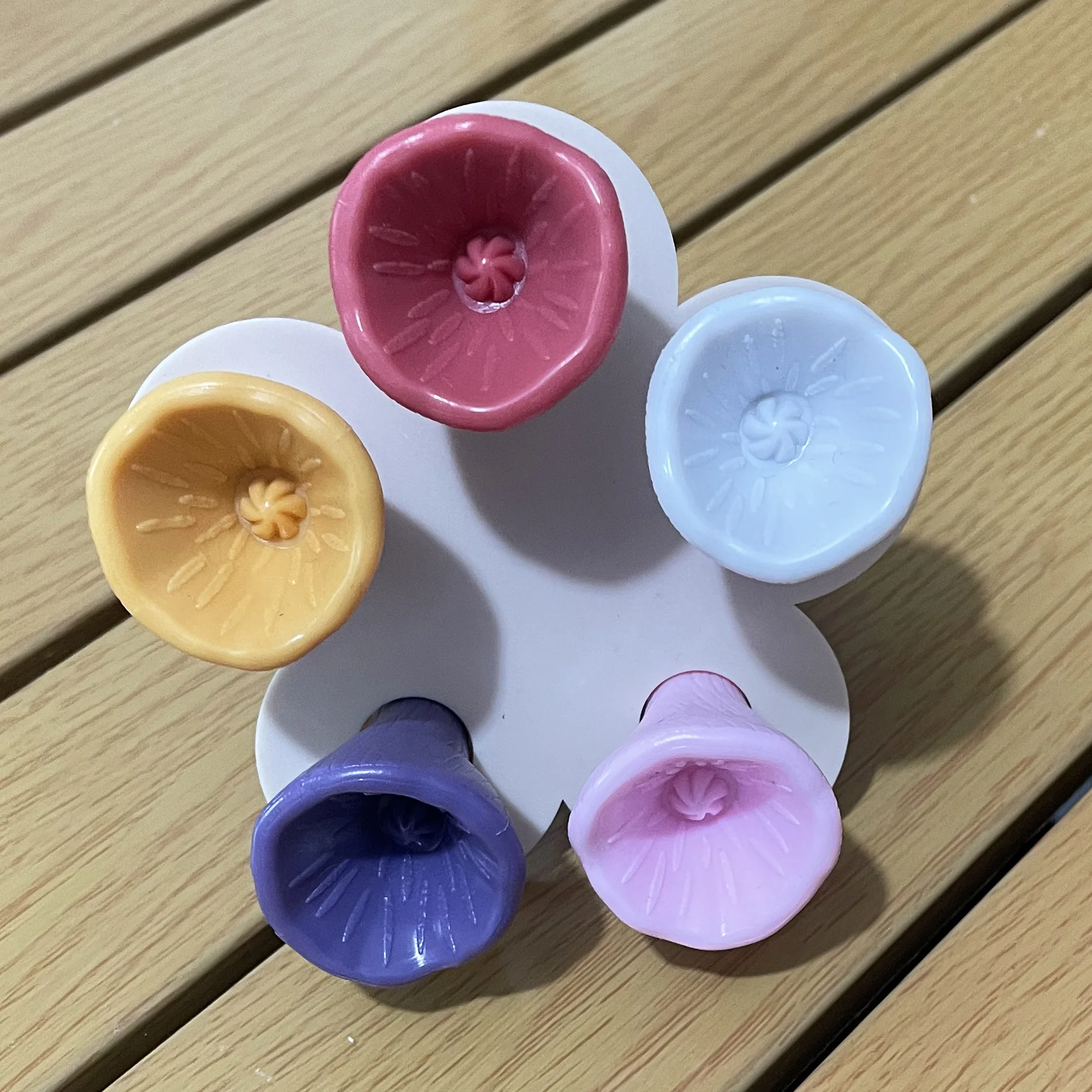 Bijen Insect Drinkbeker Bijendrinkfontein Beker Bloemvorm Bijen Water Feeder met kinderbeker en houder Hars voor bijenteelt