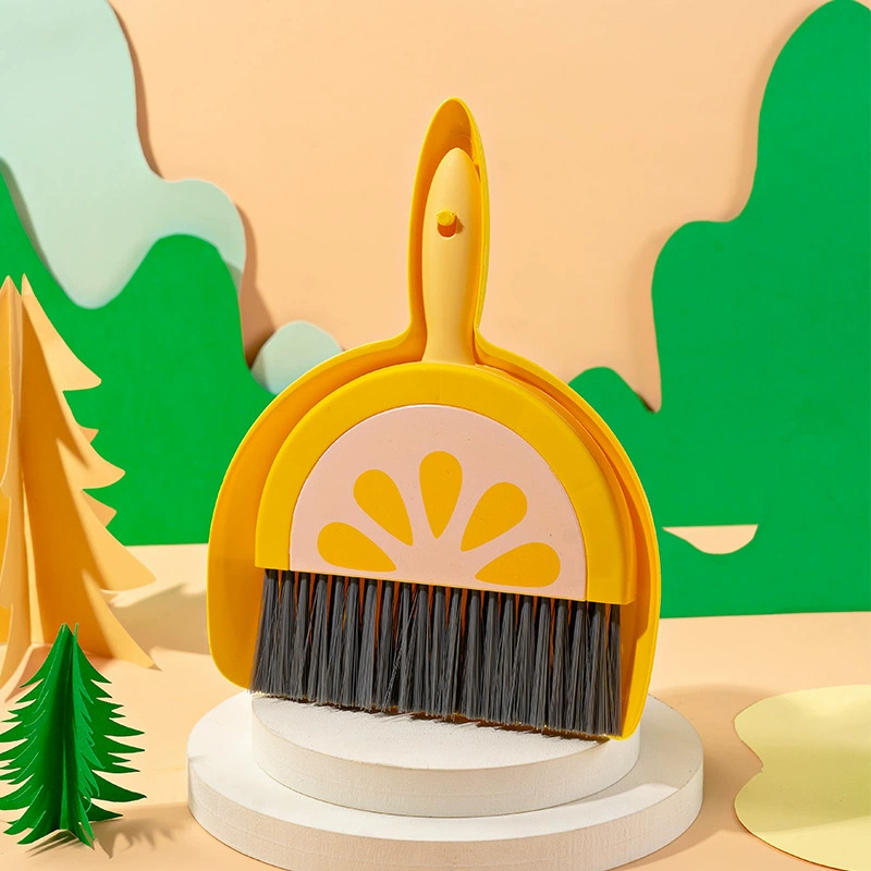 1pc mini koster og feiebrett sett kost feiebrett børste skrivebord rengjøring rengjøring søppel spade for hjemmet stue bord camping: Grønn