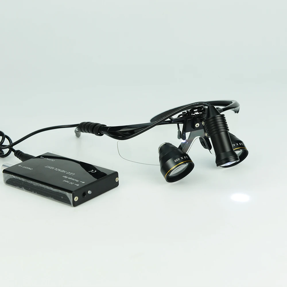 Draagbare oplaadbare LED-koplamp Tandheelkundige loepen Hoofdlamp Vergrootglas Helpende hand Soldeervergrootglas met LED-verlichting