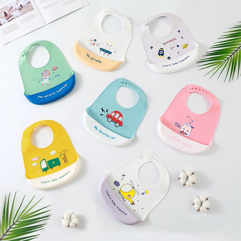 Niedliches Baby- #39 -lätzchen mit speicheltuch, wasserdichtem silikon, verstellbarem umfang, Karikatur-motiv und tasche