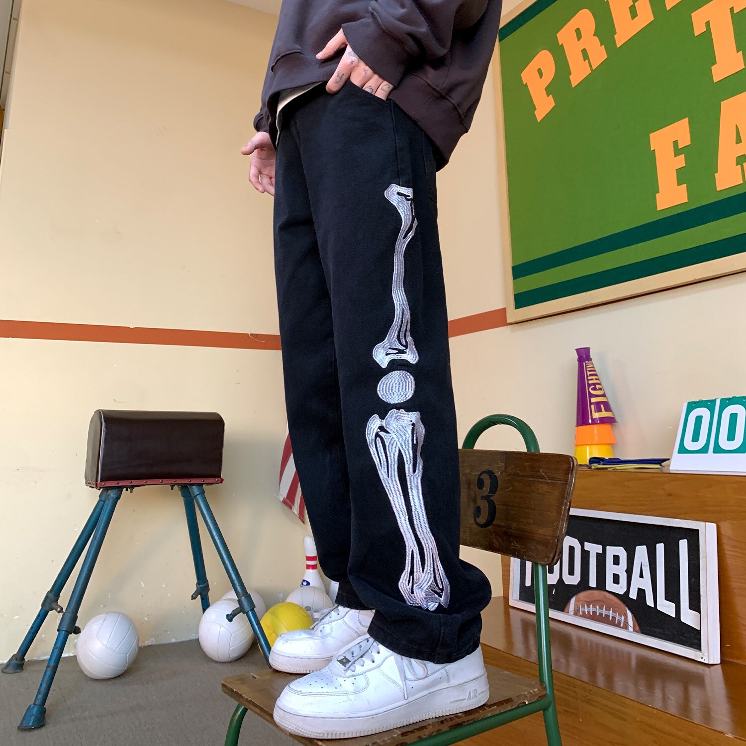 jeans da uomo coreani pantaloni di jeans blu dritti fuori misura stampati scheletro 2022 pantaloni di jeans a gamba larga pantaloni da uomo in denim Streetwear