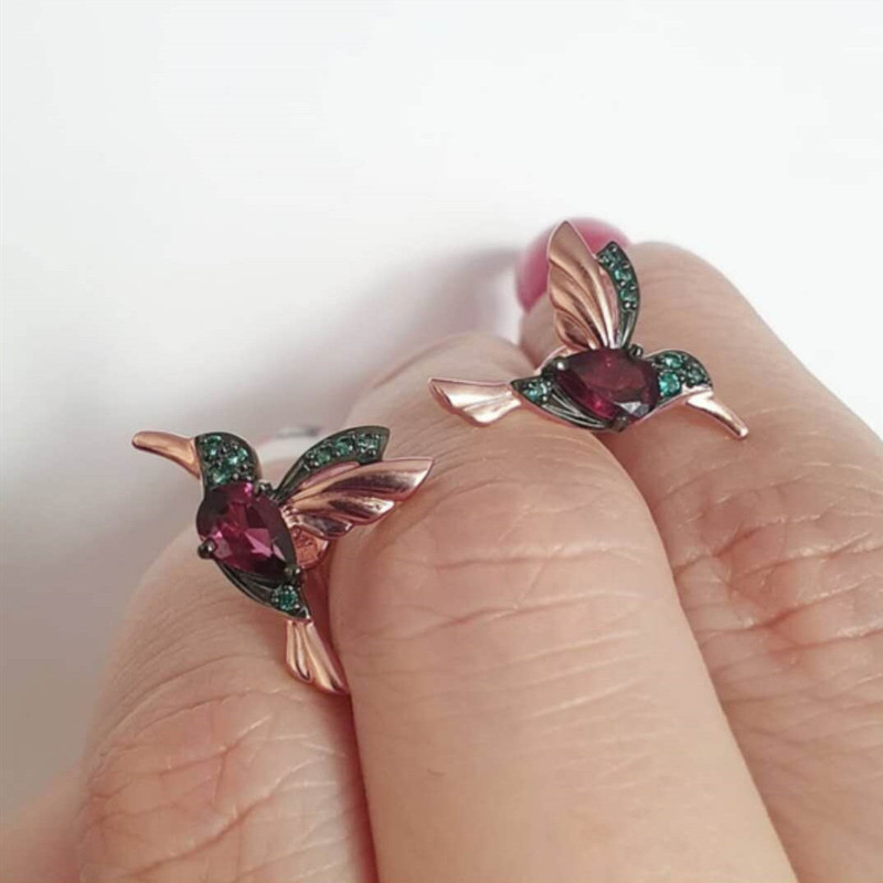 Huitan-pendientes colgantes de cadena larga para mujer, aretes bonitos y coloridos, accesorios de para de baile, pendientes delicados de pájaro pequeño