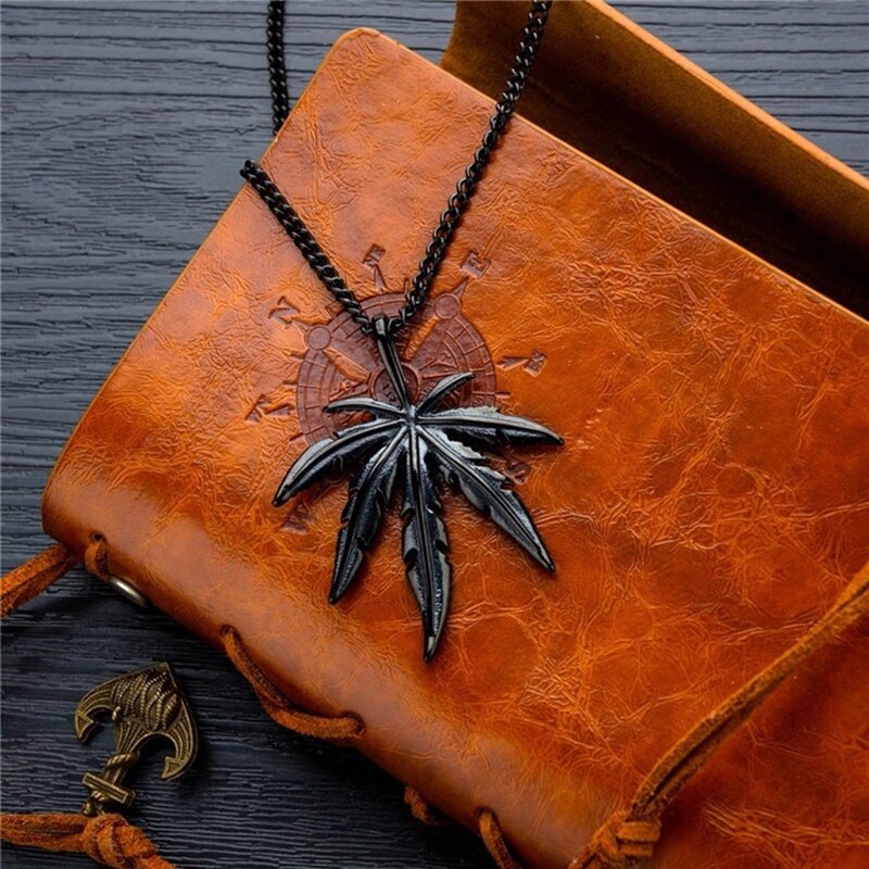 Hemp Leaf Pendant Charm Chain Necklace Maple Leaf Necklace for Men and Women Hip Hop Stainless Steel Necklaces Jewelry