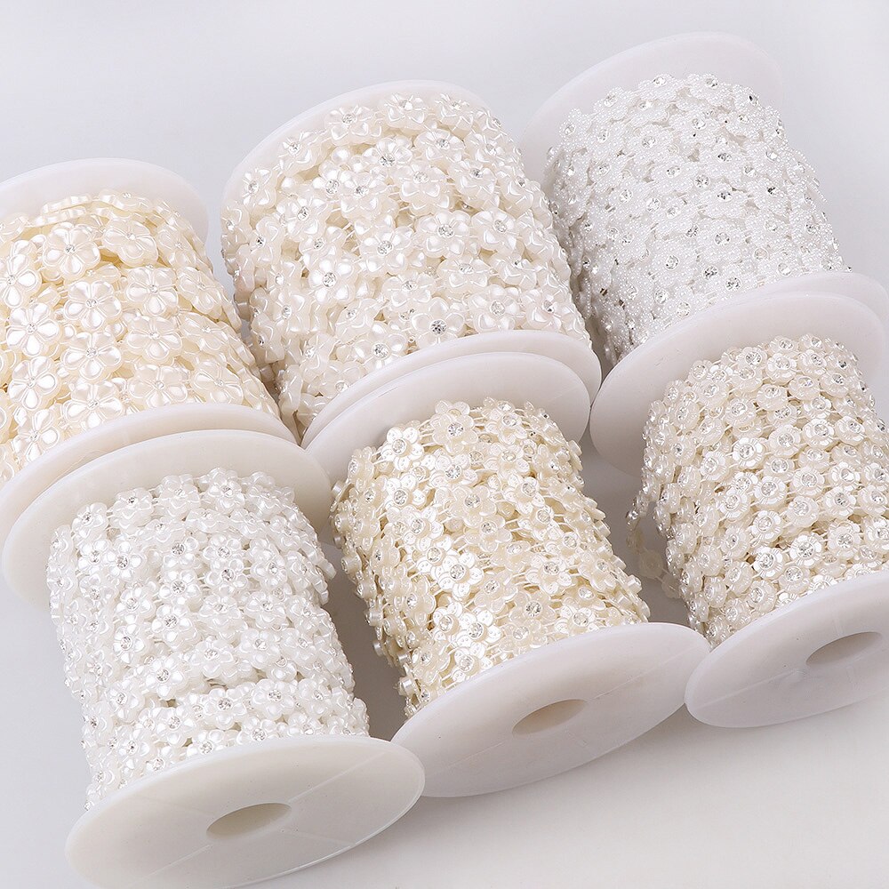 1 rulle pärlkedja 10 yards blomma form abs plast strass smycken kedjor bröllopsklänning hantverk kvinnor kläder material