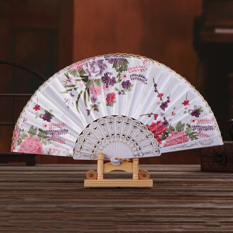 Chinese Stijl Hand Held Folding Dance Fan Wedding Party Lace Silk Folding Handheld Bloem Fan Zomer Bruiloft Fan Party: WHITE