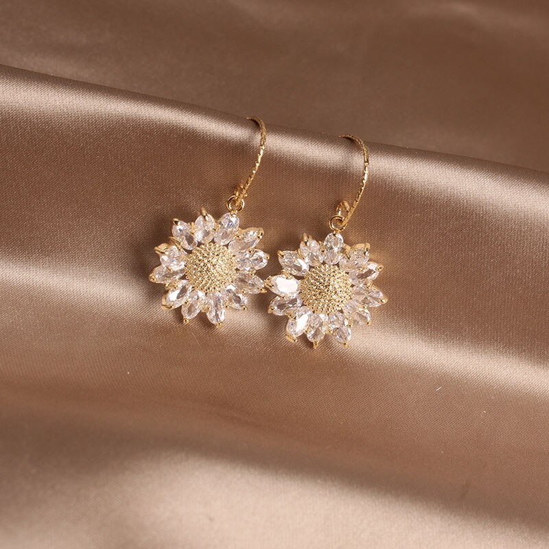Glimmende zijaccessoires, zirkonia zonnebloem oorbellen voor dames, eenvoudige kristallen bloem oorbellen