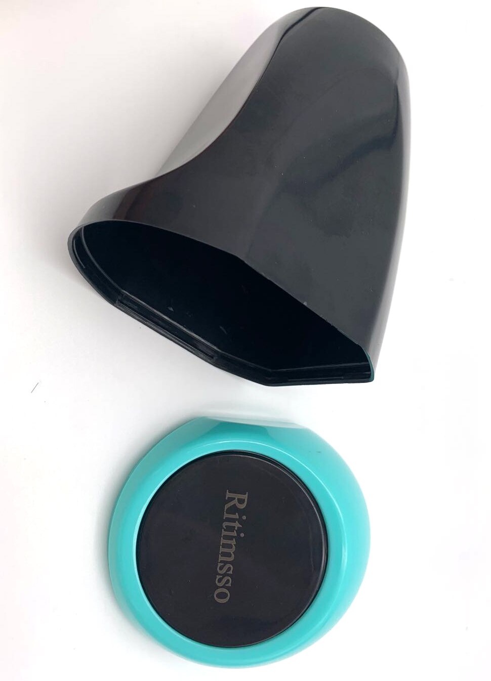 Ritimsso Trash containers adapted for use in vehicles