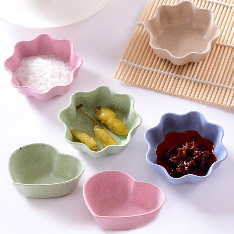 1pcs Cute Love Heart Shape Wheat Straw Bowl Vinegar Seasoning Solid Soybean Dish Sauce Salt Snack Small Plate Kitchen Supplies