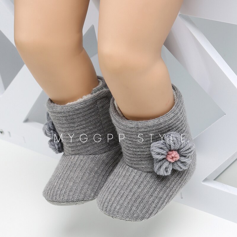 Adorables botas de bebé de flores cálido invierno zapatos de niña antideslizantes botas de nieve suaves de algodón grueso botas de invierno para niños pequeños zapatos de niñas