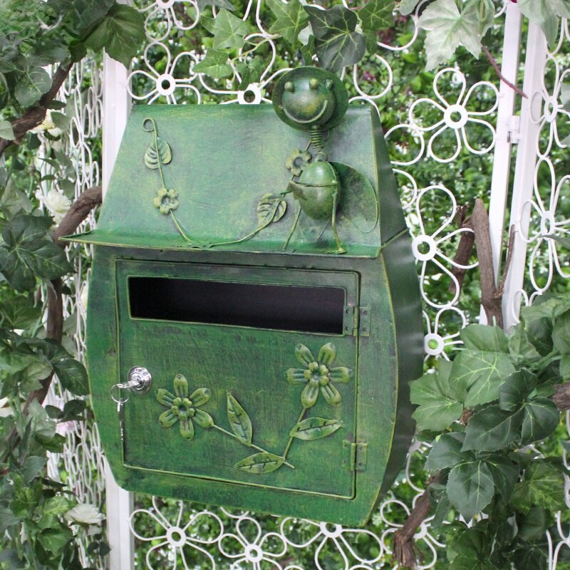 Wrought Iron Wall-mounted Mailbox Idyllic Retro with Lock Waterproof Outdoor Mailbox Weeding Shooting Props Decoration Ornaments: A