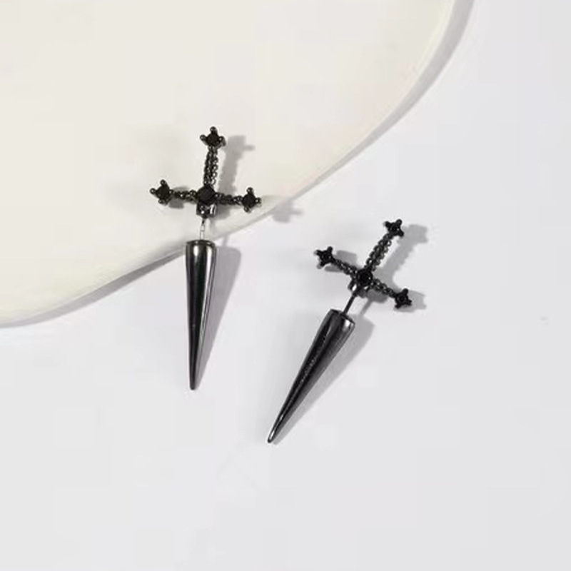 Pendientes de espada Kinitial, chaqueta de oreja de espada extraíble gótica, pendientes de daga, pendientes de daga, pendiente delantero trasero: Color dorado
