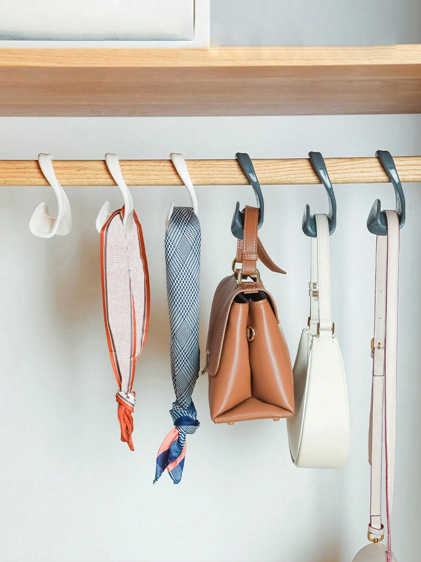 Home Closet Hat Silk Scarf Shawls Purse Handbag Organizer Storage Arched Hanger Hook 1Pcs Durable PP Bag Rack Holder