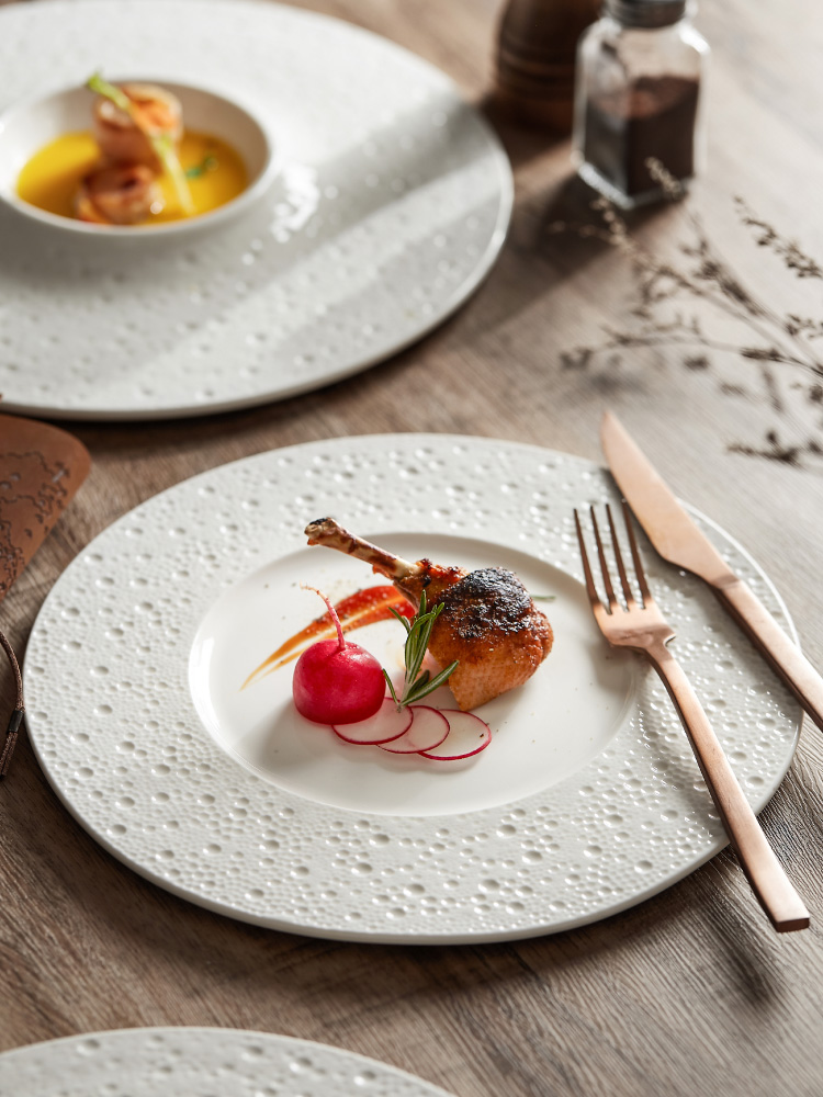 white ceramic western plate Round Meteorite Flat Plate Volcanic Vegetable Plate High-end hotel club table decoration