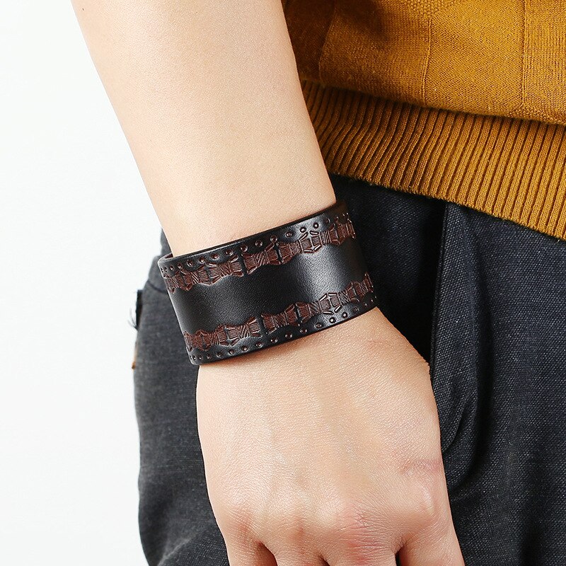 Punk reliëfpatroon brede leren armband heren retro drukknoop armband sieraden motorfiets gitaar accessoires vriendje