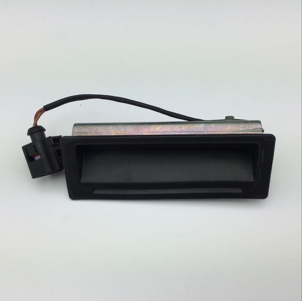 For vw passat  b5 bora bagasjeroms bagasjelokk håndklemt bakluke bagasjerom lukheis porthåndtak mikrobryter 1 j 0 827 566 d/ c