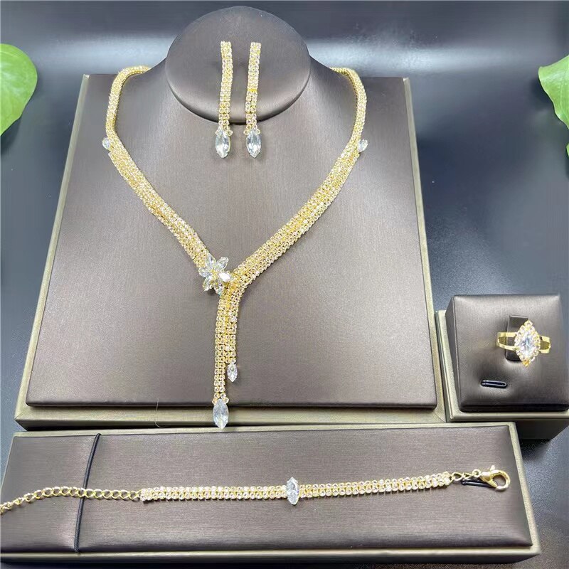 Mode Kristal Bruids Sieraden Sets Zilver Kleur Geometrische Choker Ketting Oorbellen Armband Ring Vier Stuk Bruiloft Sieraden Set: Puur Goud Kleur