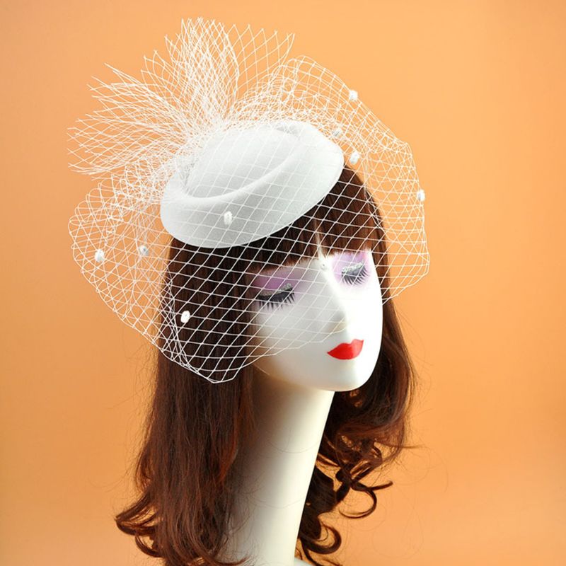 1Pc Retro Vilten Hoed Baretten Caps Voor Vrouwen Topper Mesh Visnet Sluier Haaraccessoires Baret Pluche Golf Punt Bridal bruiloft Hoed: WHITE