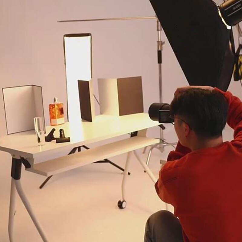 2Pcs A4 Fotografia di Cartone Pieghevole Double Sided Bianco Nero Argento Opaco Luce di Riempimento Riflettore Assorbire Spessore di Carta Riflettente C