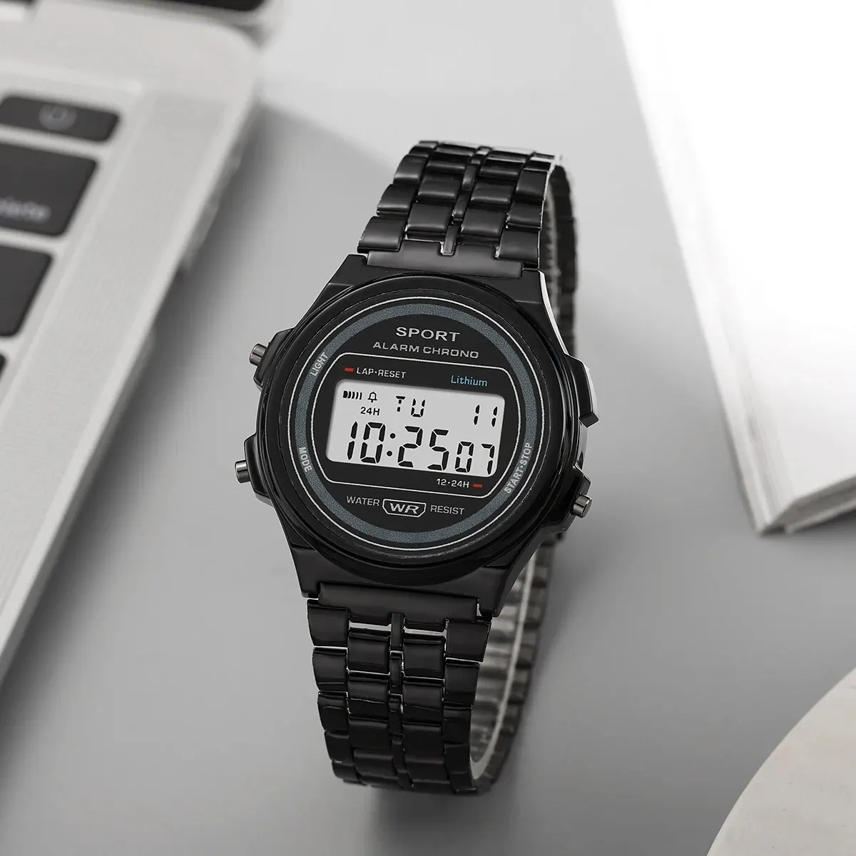 Montre électronique LED décontractée pour femme