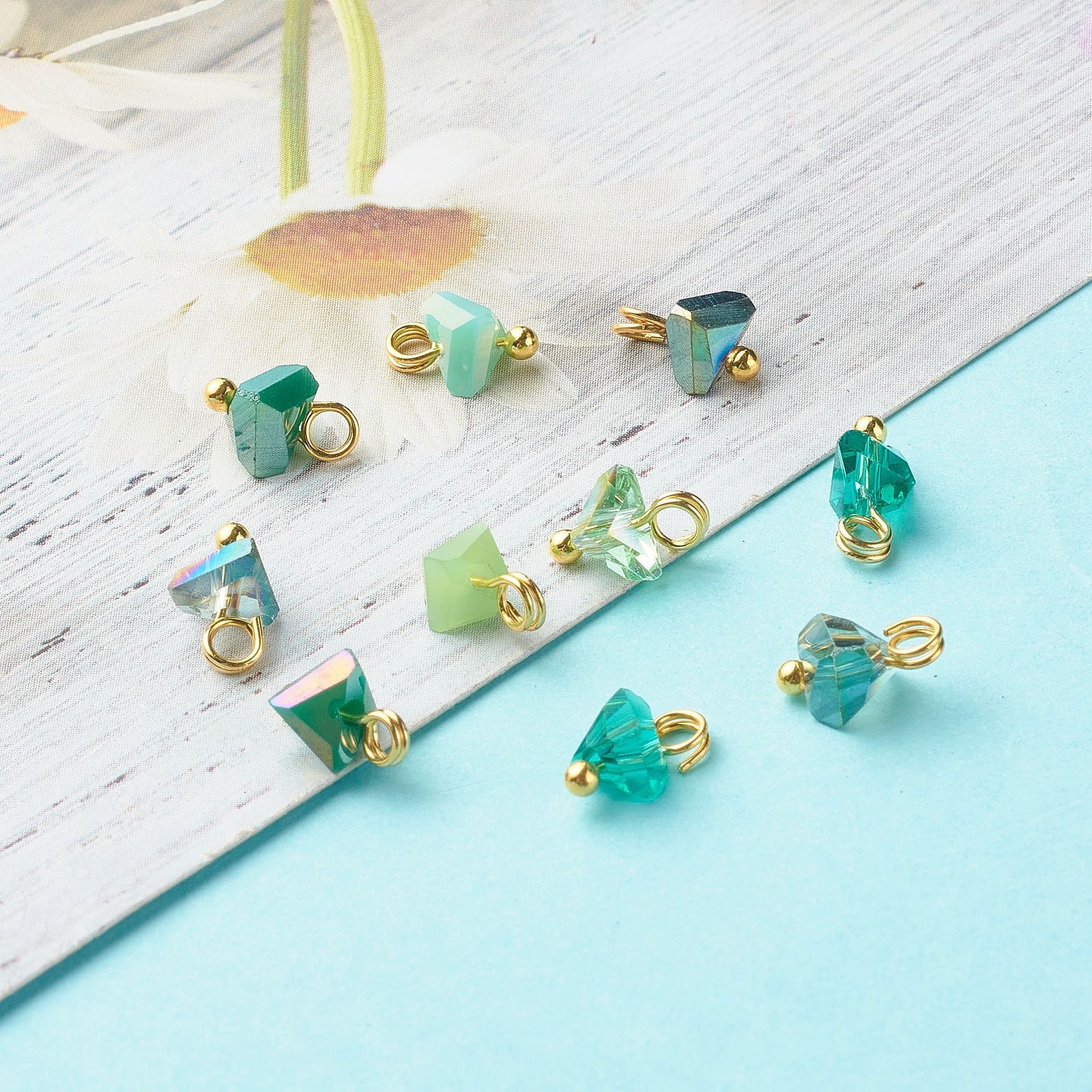 100 Uds. Amuletos de cristal triangulares electrochapados con alfileres de cabeza de bola de latón para fabricación de joyas, accesorios para collar y pulsera, 8x6x4,5mm